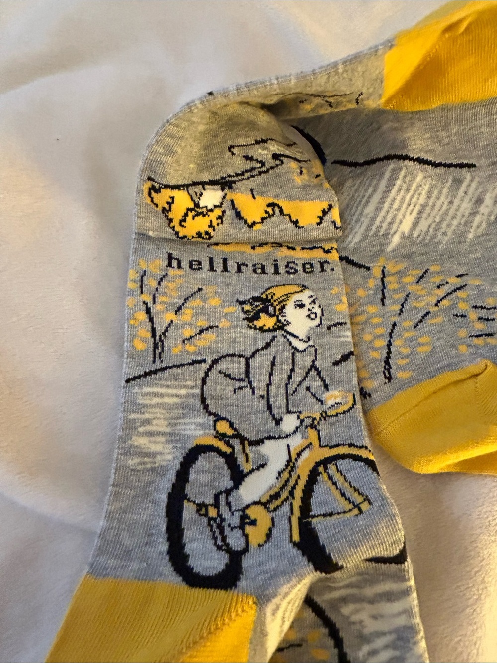 NWT Blue Q Women’s Novelty Hellraiser Crew Socks, Gray & Yellow - size 5-10 - Picture 7 of 7